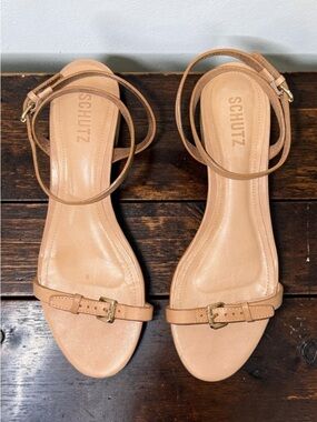 SCHUTZ Aurora Tan Leather Block Heel Sandals with Gold Buckle Size 9.5